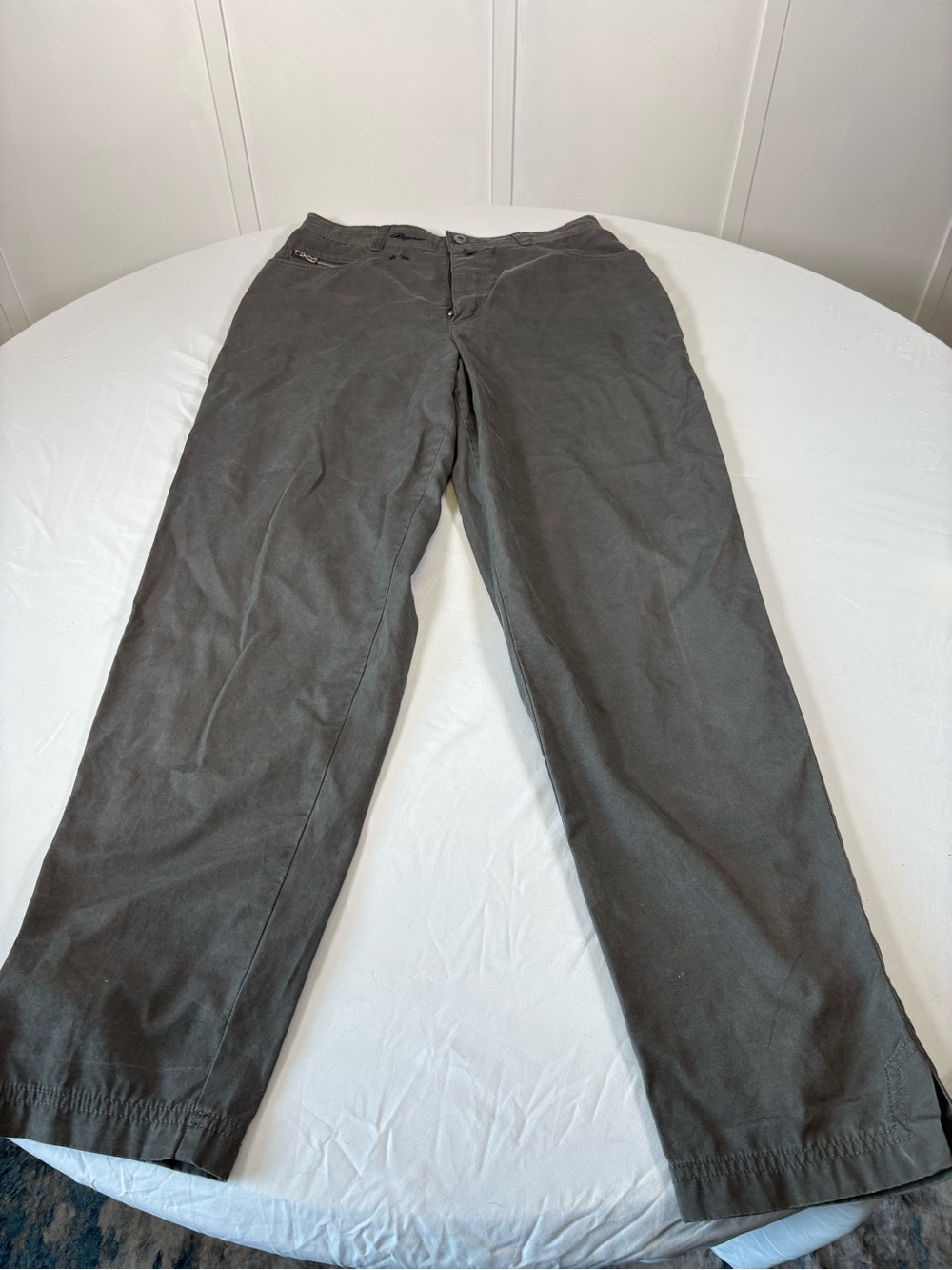 Women's Straight-Leg Pants — Charcoal Gray